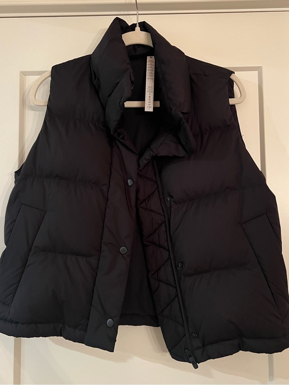 LULULEMON Black WOMENS cropped puffer vest